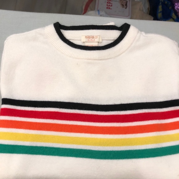 Sweater and house slippers - Picture 8 of 16